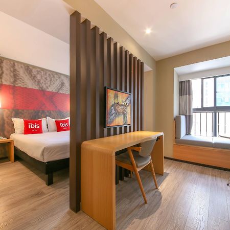 Отель Ibis Xi'An North Train Station Executive Center Экстерьер фото
