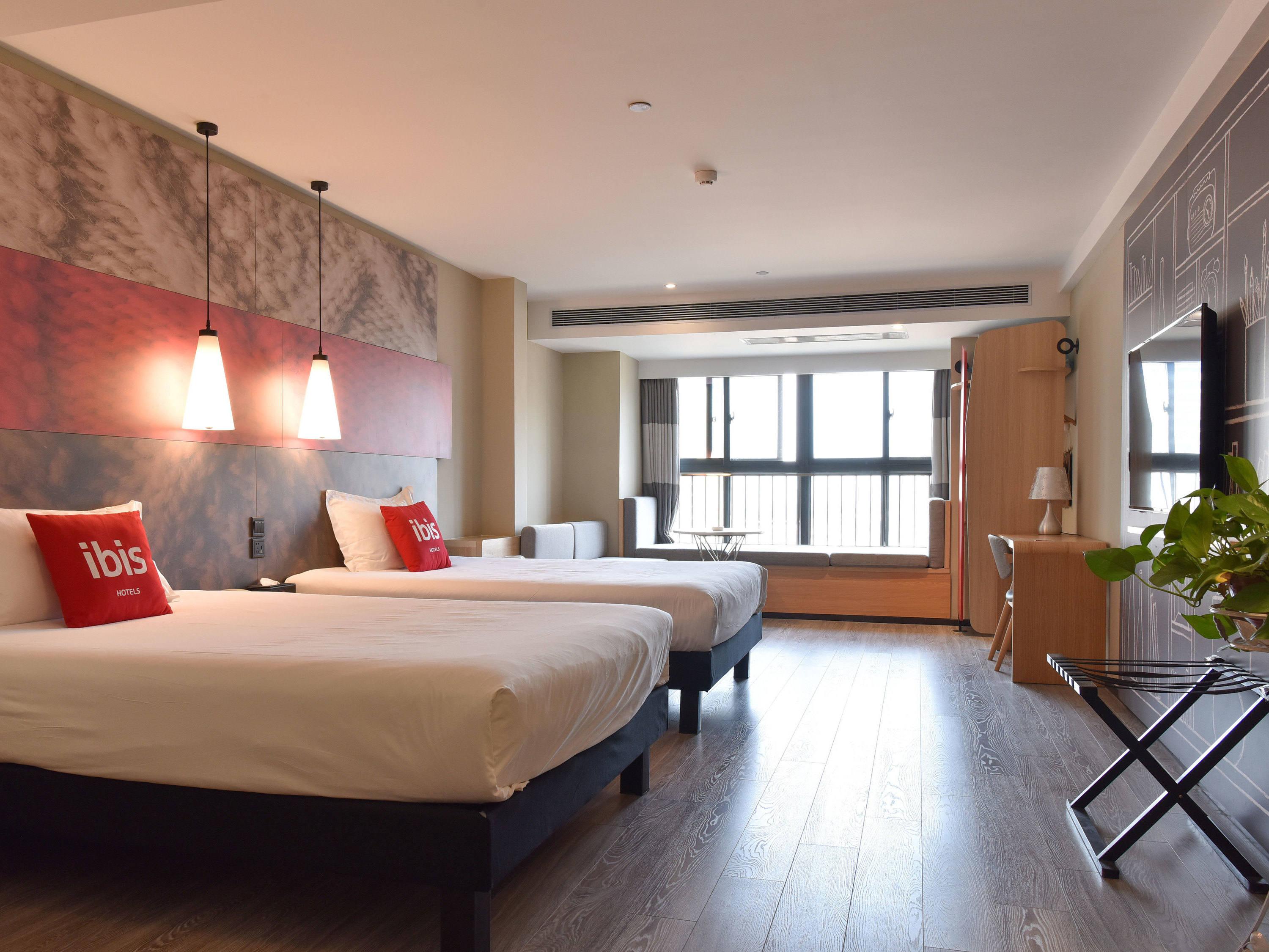 Отель Ibis Xi'An North Train Station Executive Center Экстерьер фото