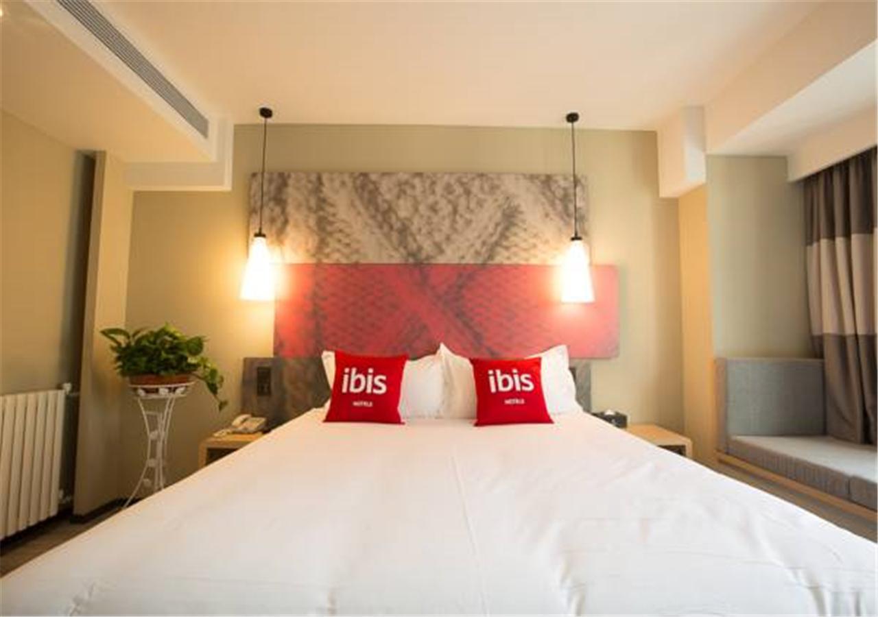 Отель Ibis Xi'An North Train Station Executive Center Экстерьер фото