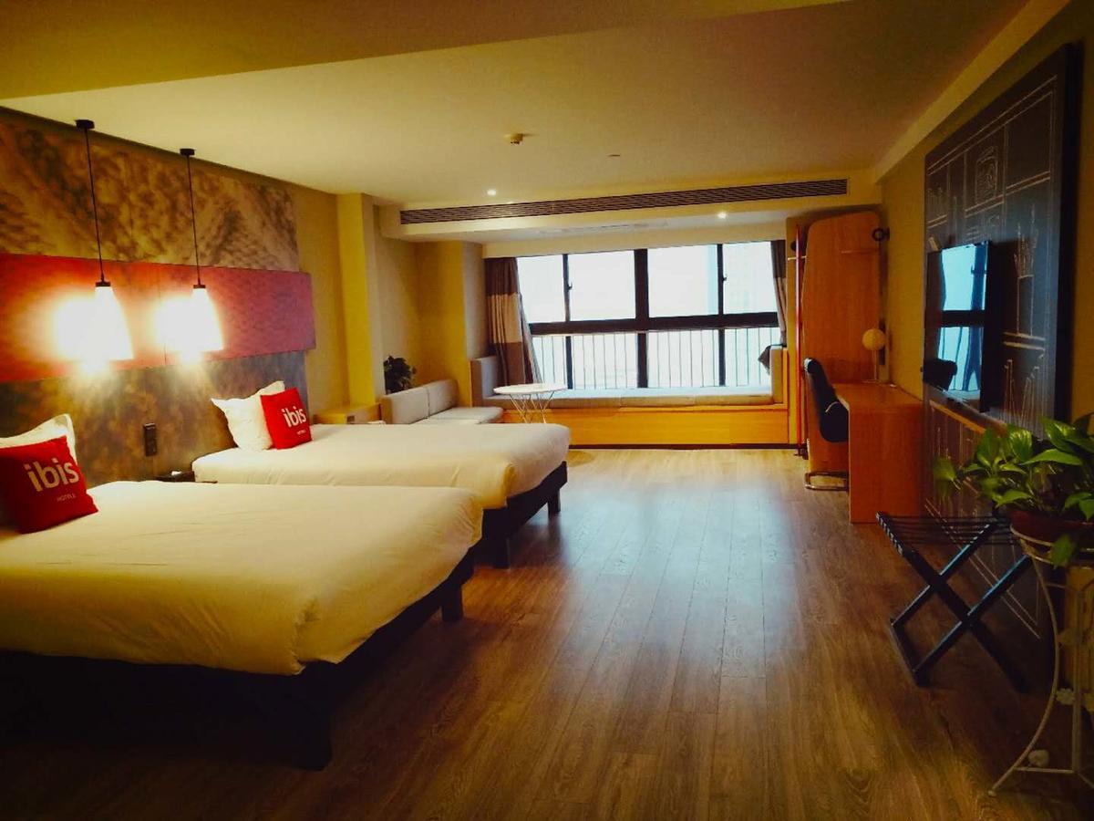 Отель Ibis Xi'An North Train Station Executive Center Экстерьер фото