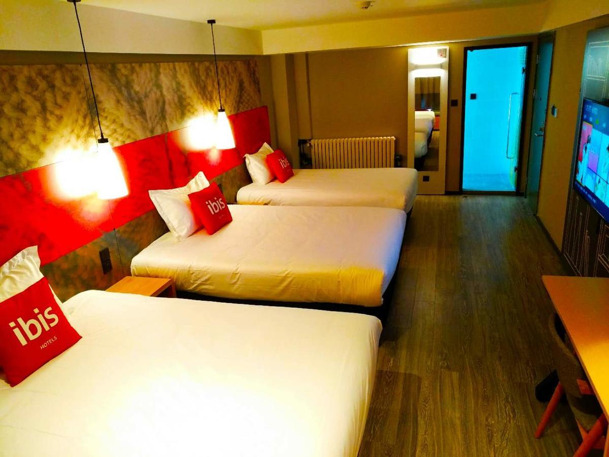 Отель Ibis Xi'An North Train Station Executive Center Экстерьер фото