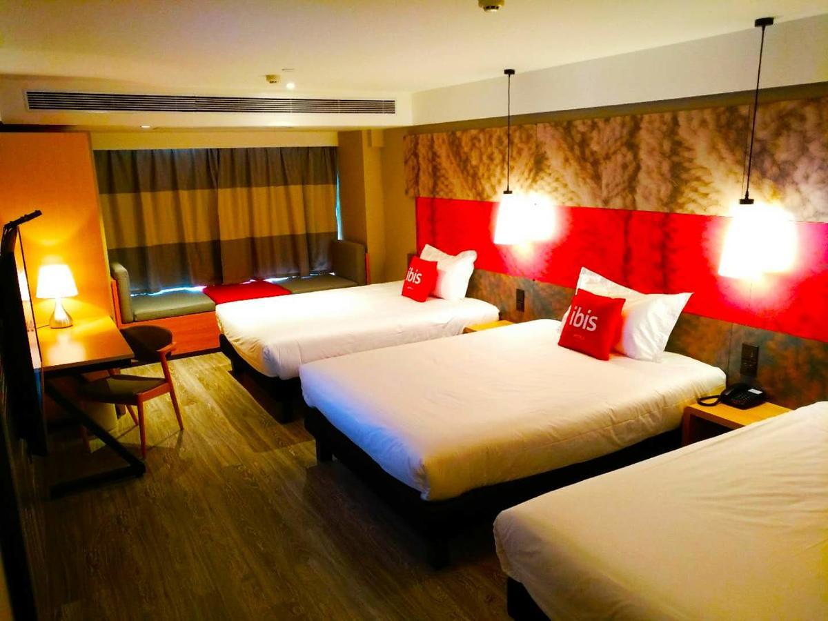 Отель Ibis Xi'An North Train Station Executive Center Экстерьер фото