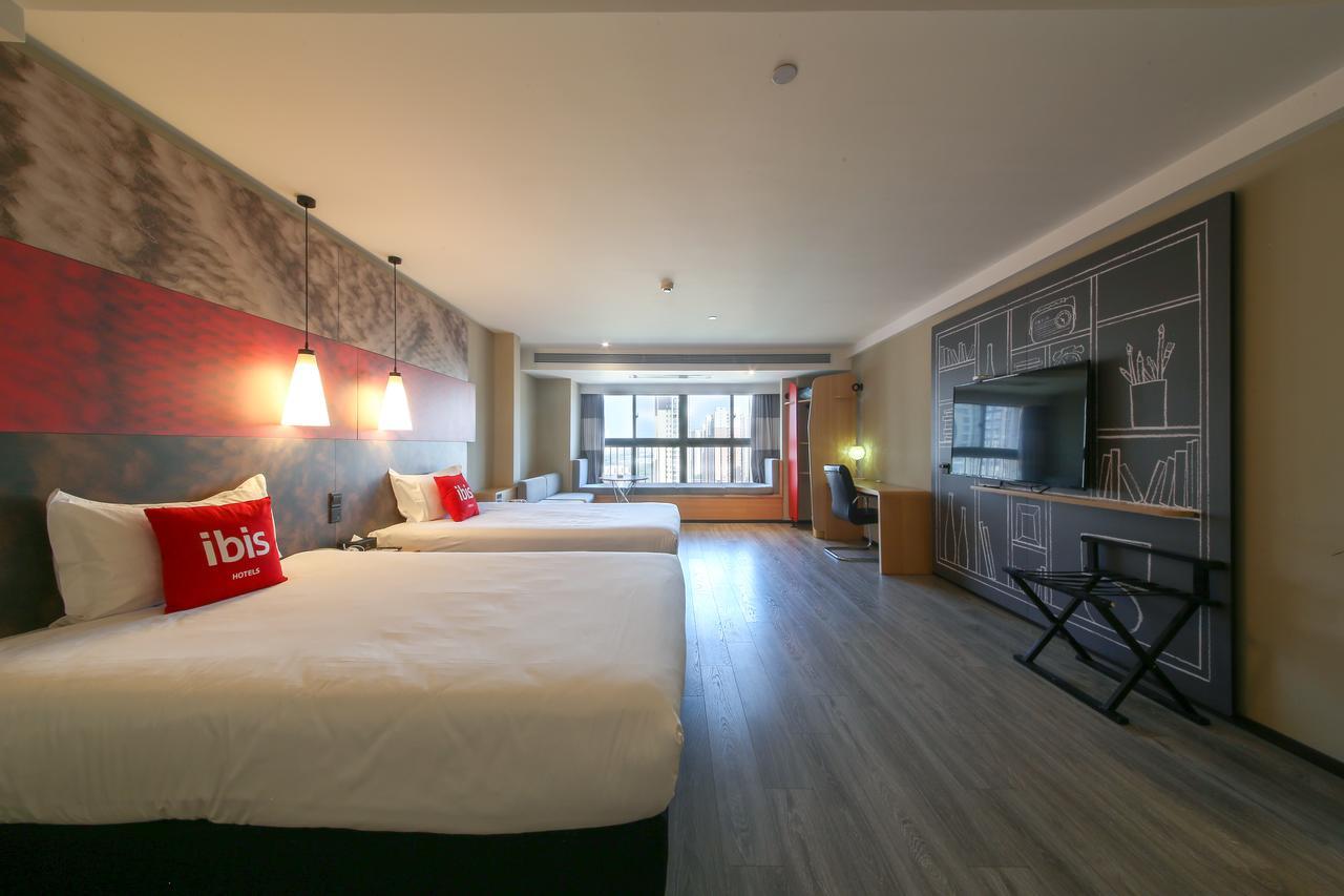 Отель Ibis Xi'An North Train Station Executive Center Экстерьер фото
