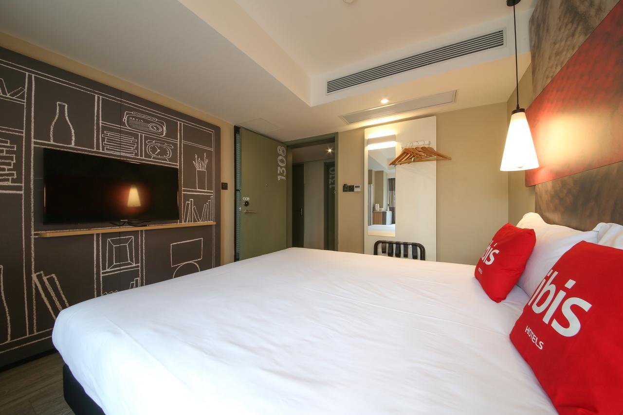 Отель Ibis Xi'An North Train Station Executive Center Экстерьер фото