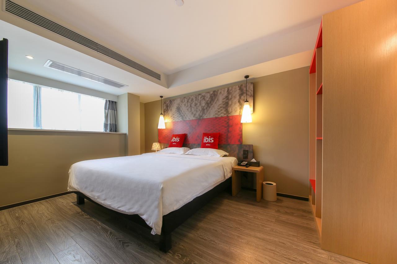 Отель Ibis Xi'An North Train Station Executive Center Экстерьер фото