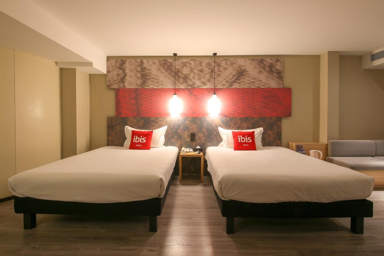 Отель Ibis Xi'An North Train Station Executive Center Экстерьер фото
