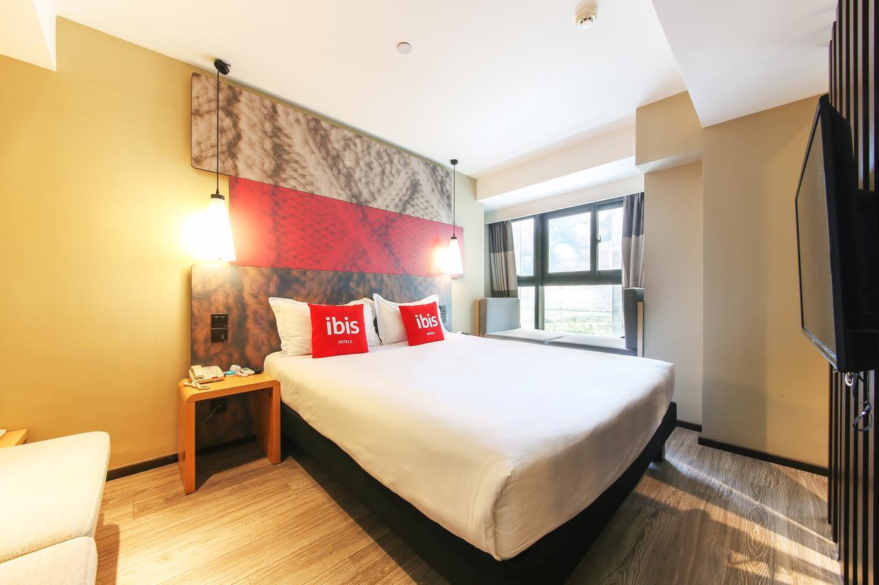 Отель Ibis Xi'An North Train Station Executive Center Экстерьер фото