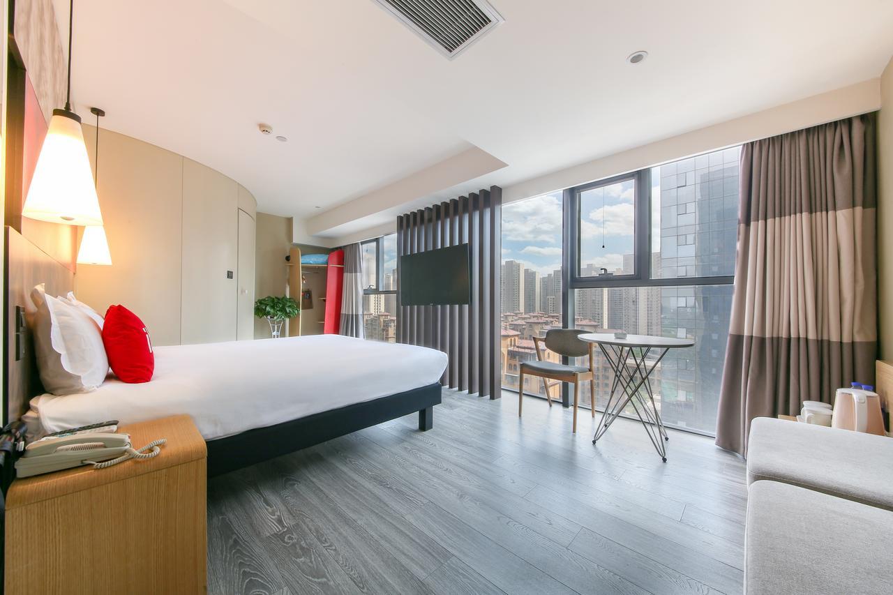Отель Ibis Xi'An North Train Station Executive Center Экстерьер фото