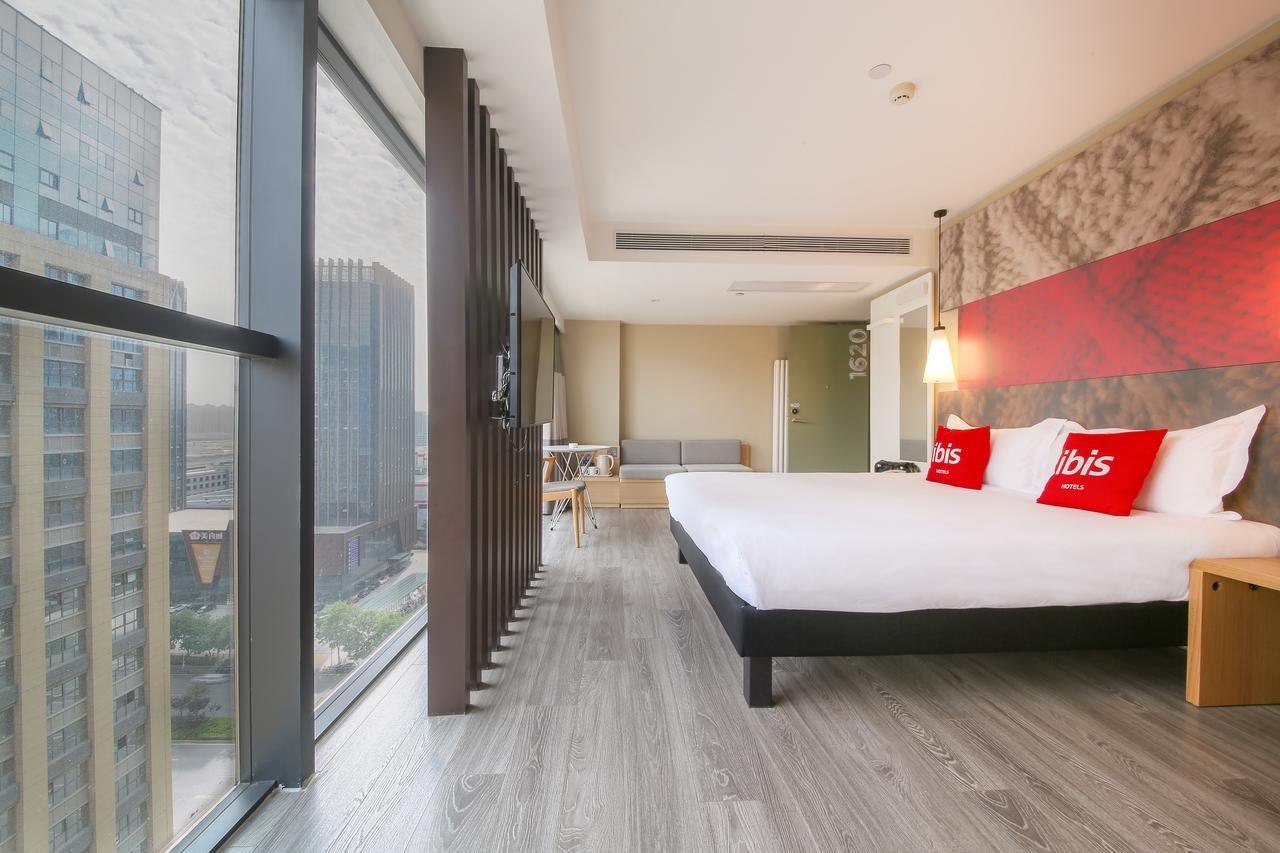 Отель Ibis Xi'An North Train Station Executive Center Экстерьер фото