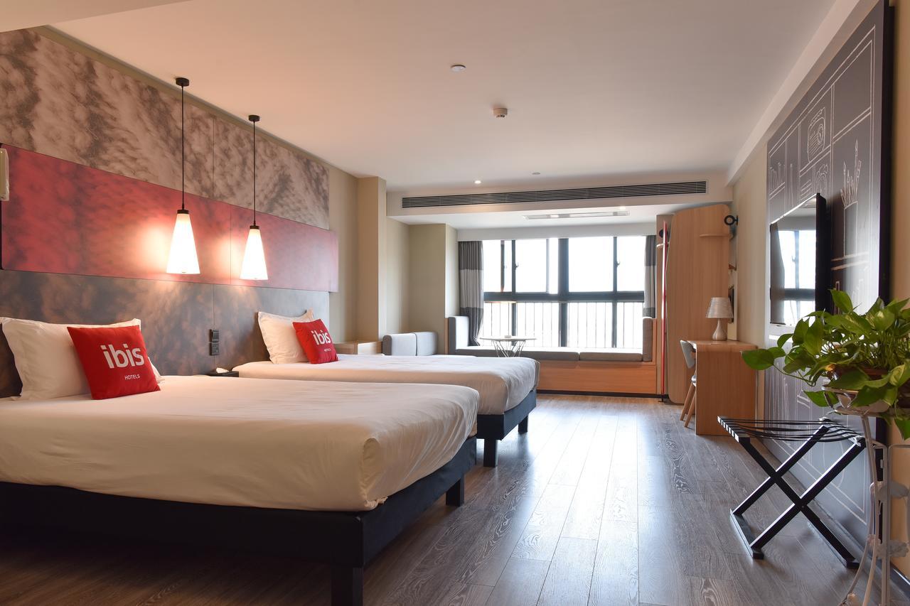 Отель Ibis Xi'An North Train Station Executive Center Экстерьер фото