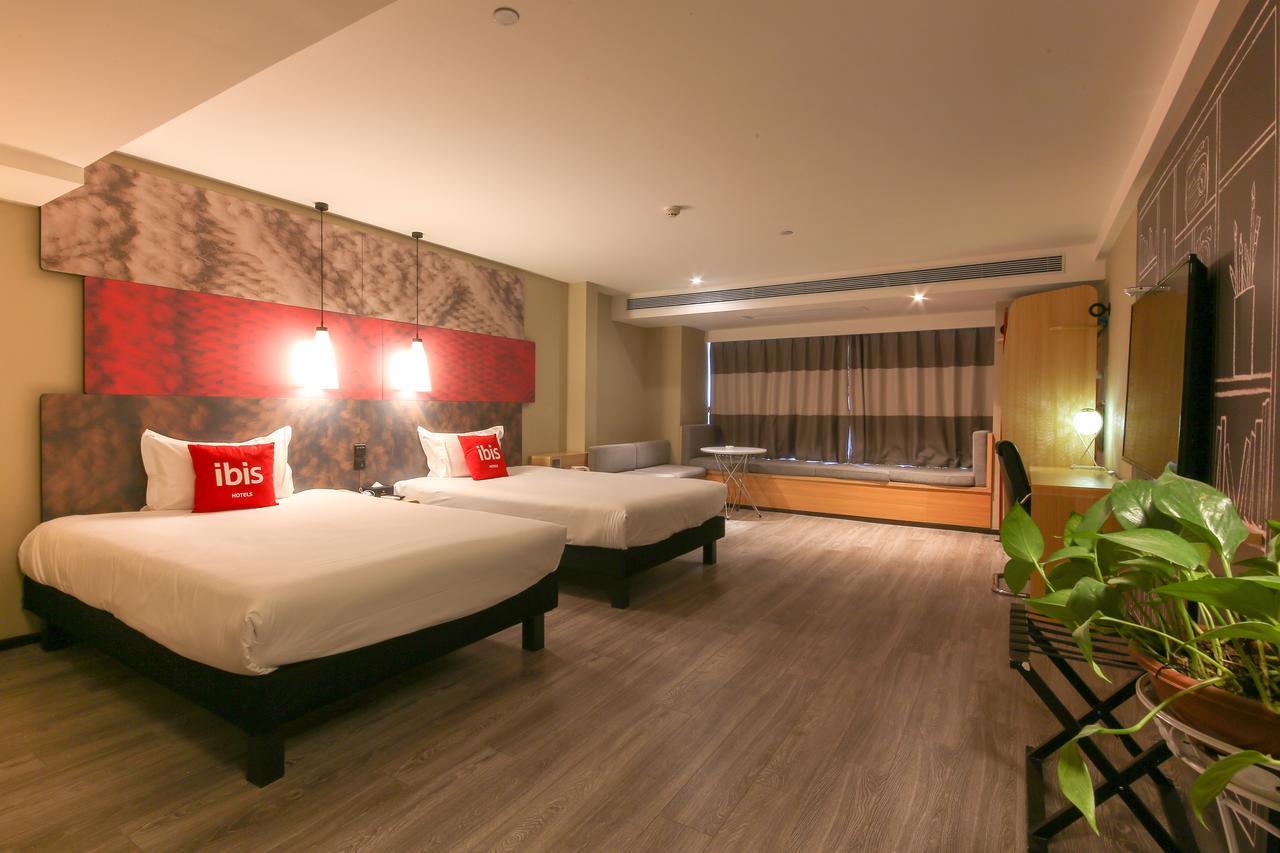 Отель Ibis Xi'An North Train Station Executive Center Экстерьер фото