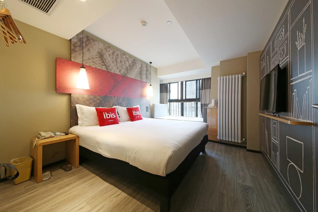 Отель Ibis Xi'An North Train Station Executive Center Экстерьер фото
