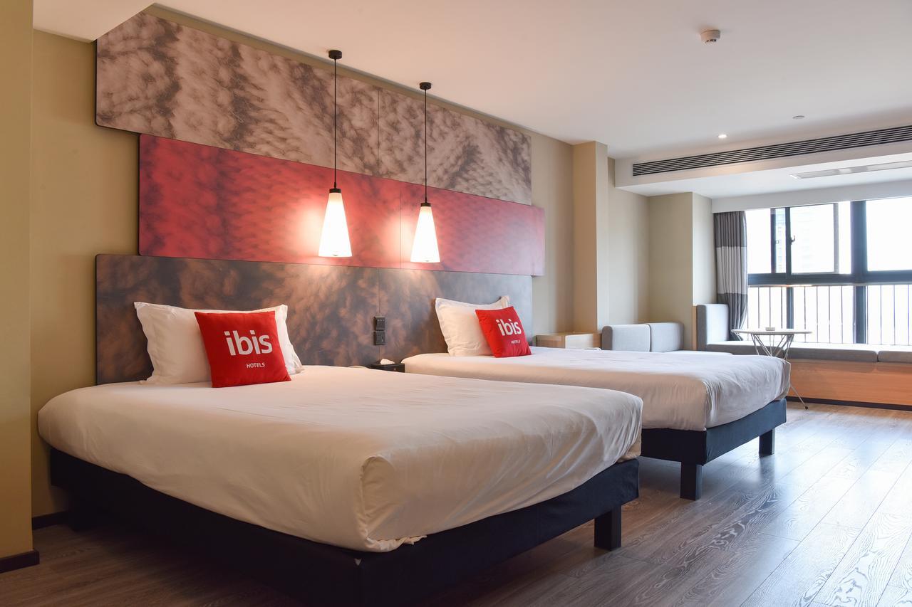 Отель Ibis Xi'An North Train Station Executive Center Экстерьер фото